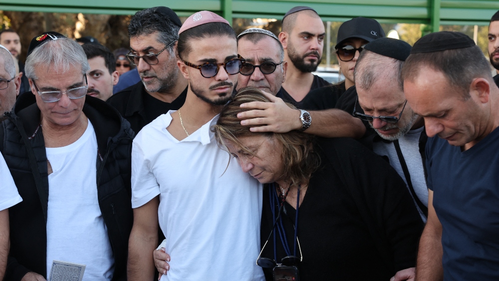 Police say Bondi Beach mass shooting suspects 'acted alone'